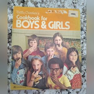 Vintage Betty Crocker Cookbook for Boys & Girls 1976 Golden Press Kids Cookbook
